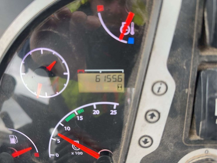 2015-jcb-3cx-image-26