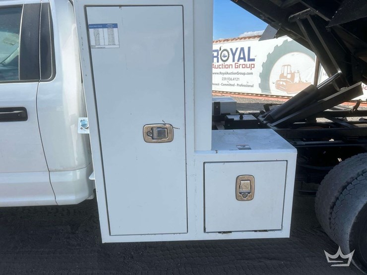 2017-ford-f550-image-25