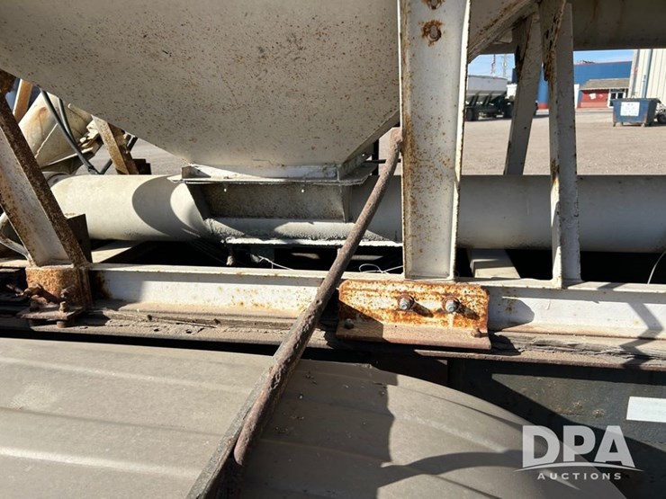 2006-b-b-dry-tender-trailer-(cp1300,-unit-169)-image-15