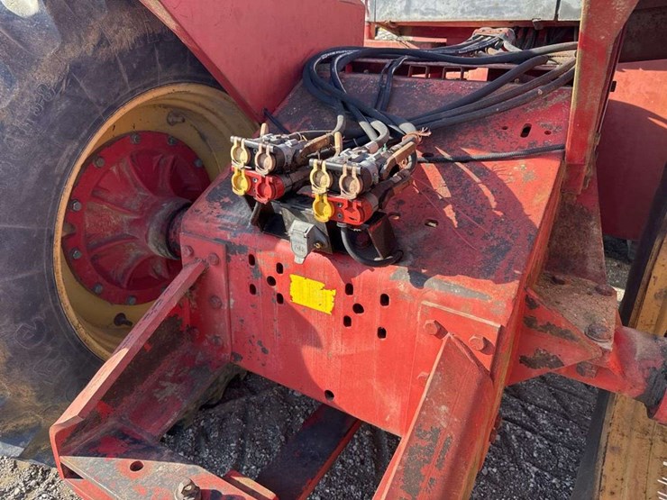 1983-versatile-835-image-21