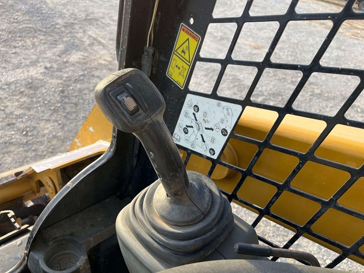 2018-caterpillar-259d-image-18