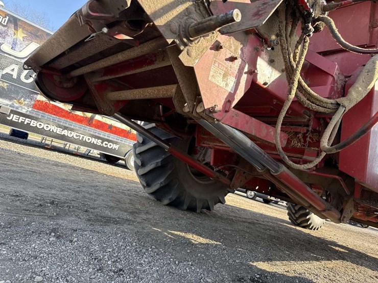 1992-case-ih-1680-image-11