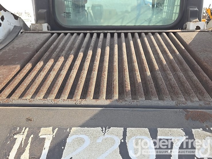 2021-bobcat-t595-image-60