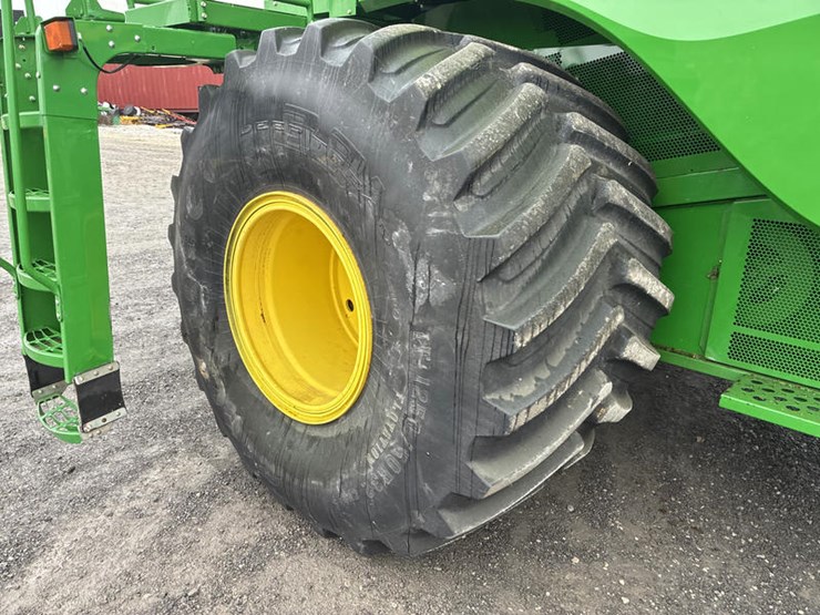 2013-john-deere-s670-image-43