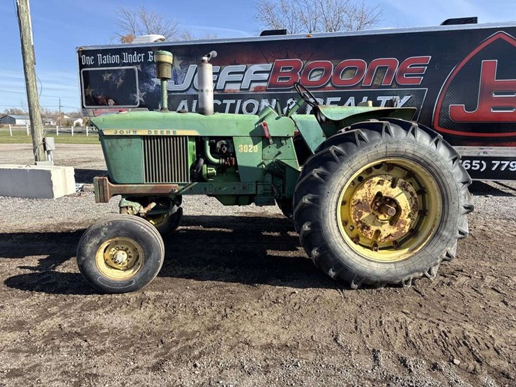 john-deere-3020-image-2