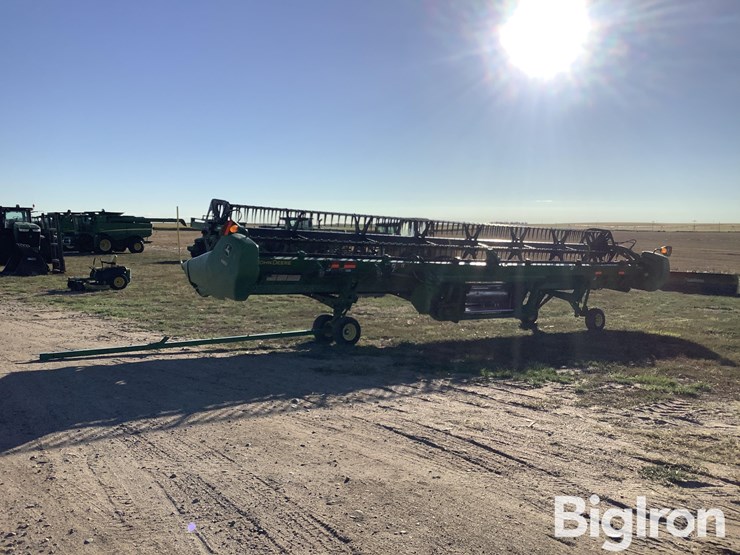 2017-john-deere-635d-image-1