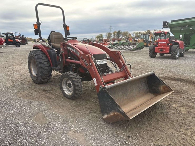 case-dx29-loader-tractor-image-20