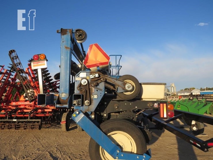 2011-kinze-3600-image-9