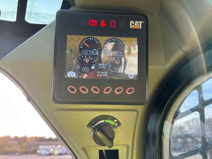 2021-caterpillar-289d3-image-11