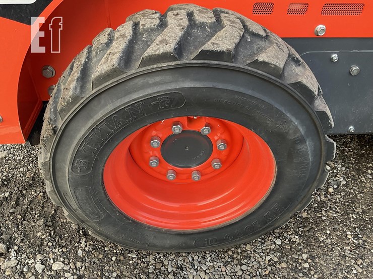 2021-kubota-ssv65-image-14