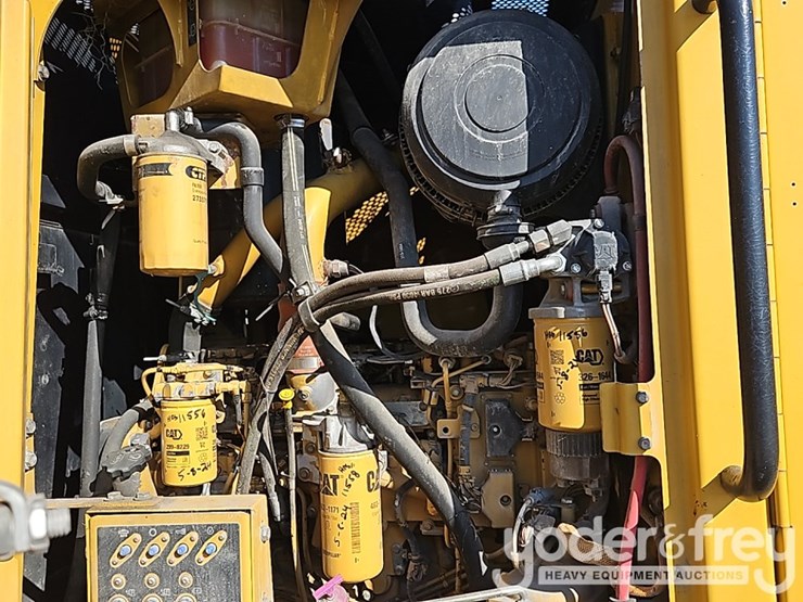 2012-caterpillar-120m-image-20