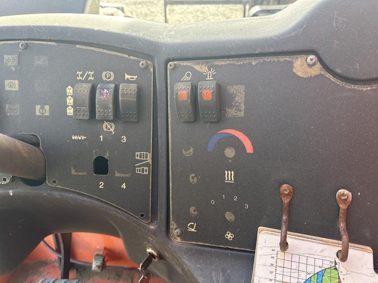 2015-jlg-g6-42a-image-33