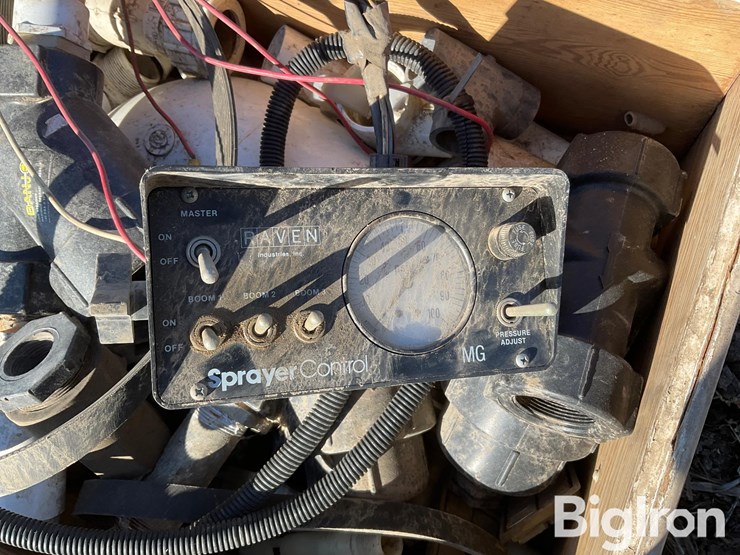 pallet-of-misc-plumbing-supplies-image-9