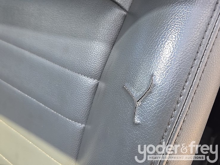 2014-dodge-service-truck-image-83