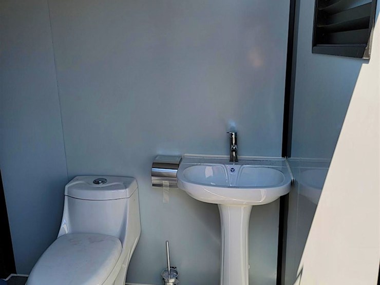 kj-restroom-w/-shower-&-sink,-7'-4"-x-5'-x-8'-,-m/n-k1522-image-4