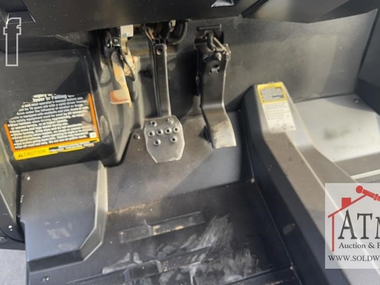 john-deere-gator-xuv-550-s4-image-14