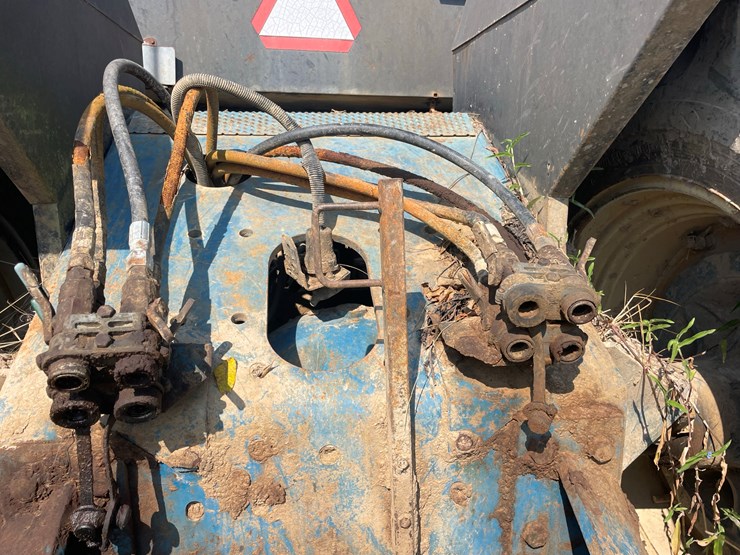 1991-versatile-876-image-6