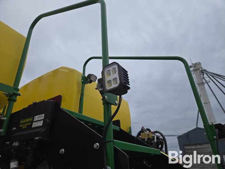 2022-john-deere-1775nt-image-18