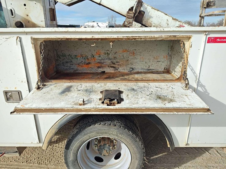 2017-ford-f550-image-32