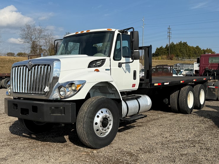 #115-•-2008-international-tandem-axle-flatbed-truck-image-1