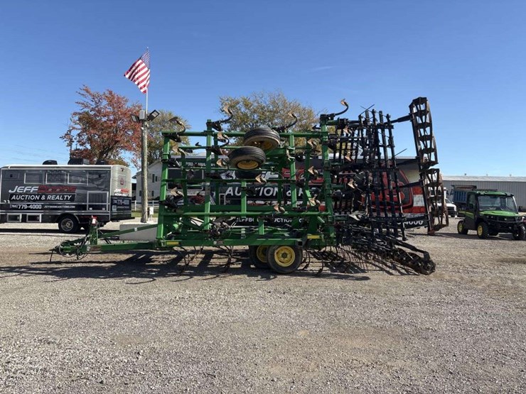 john-deere-2210l-image-5