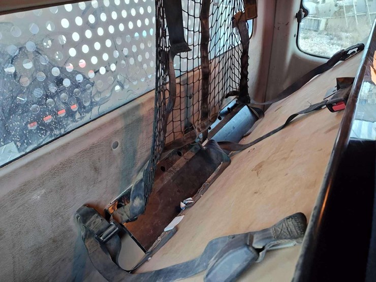 2014-freightliner-m2-106-image-23