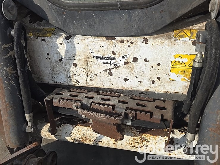 2021-bobcat-t595-image-31