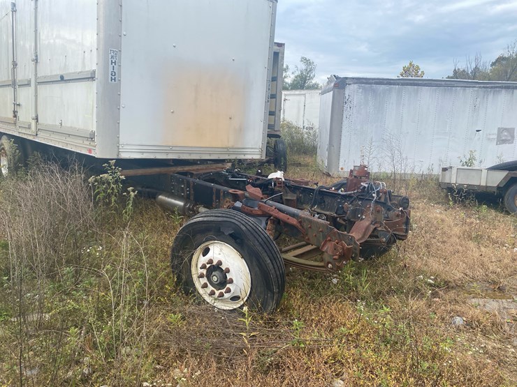 #74-•-24’-truck-box-on-frame-image-2