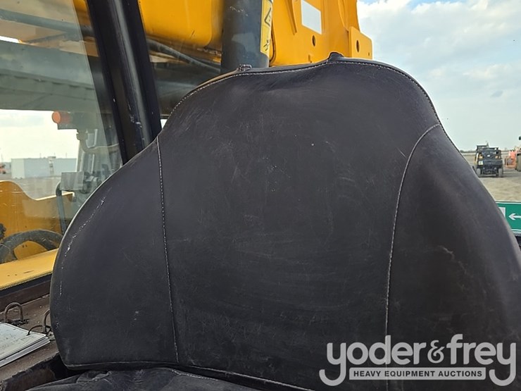 2017-jcb-512-56-image-115