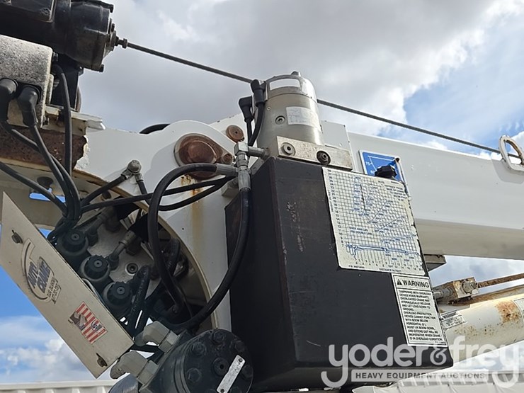 2014-dodge-service-truck-image-21