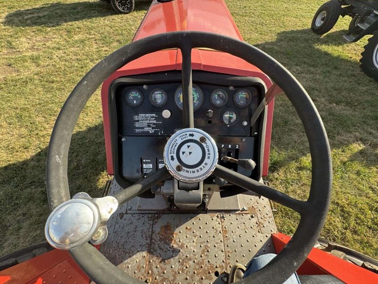 1977-massey-ferguson-1135-image-6