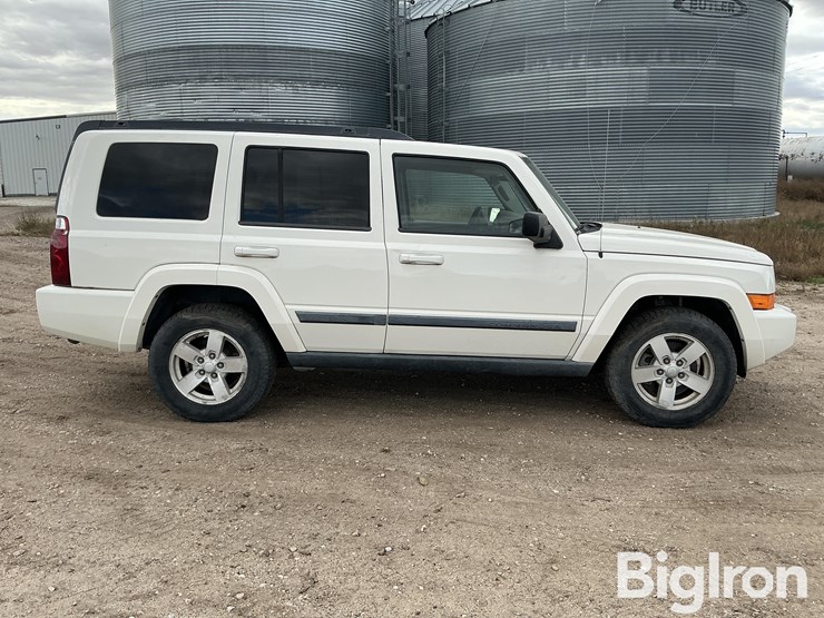 2008-jeep-commander-image-4