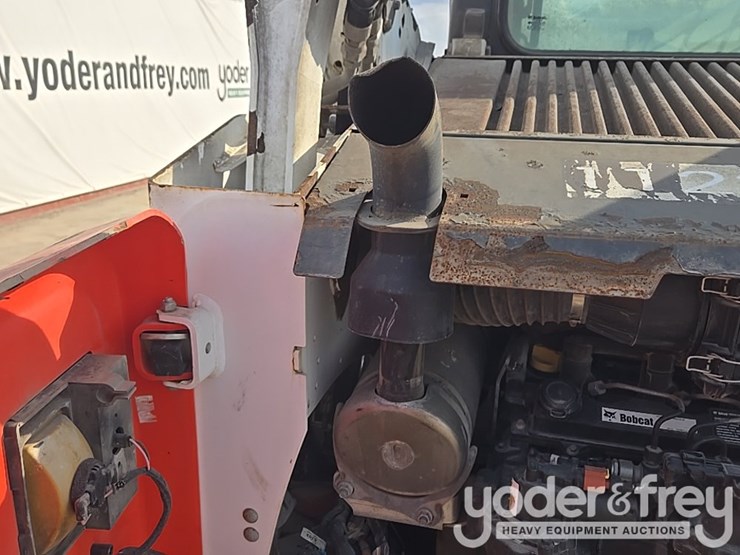 2021-bobcat-t595-image-46