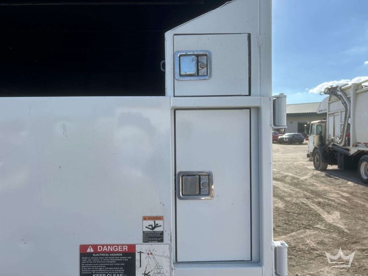 2017-ford-f550-image-31