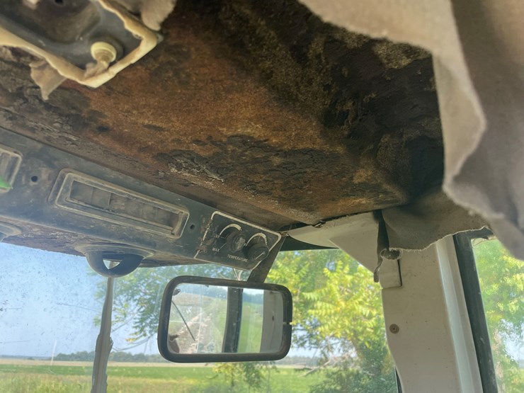 1991-versatile-876-image-36