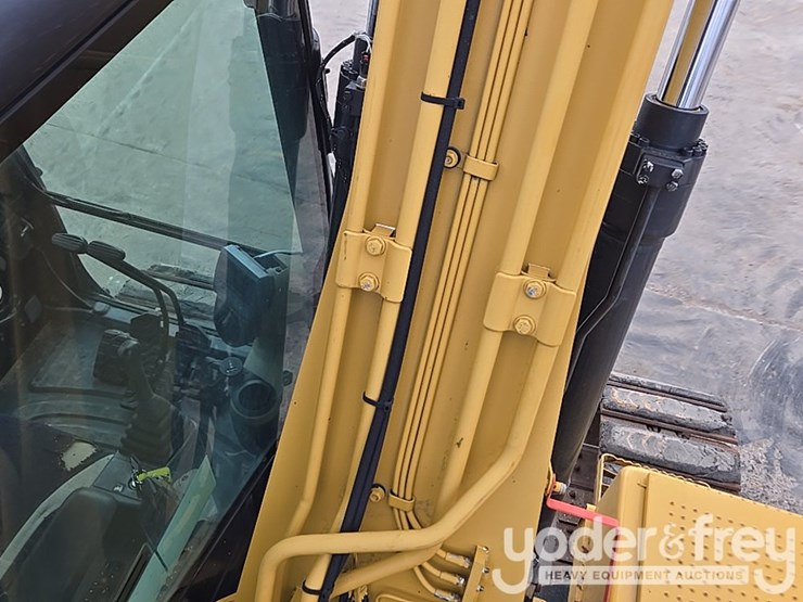 2016-caterpillar-312fgc-image-53