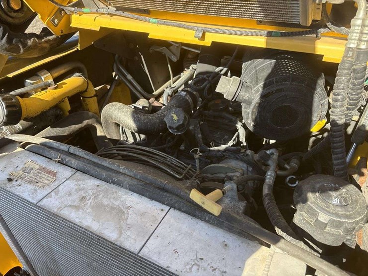 2012-new-holland-l225-image-12