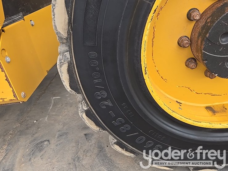 2019-caterpillar-tl1255d-image-43