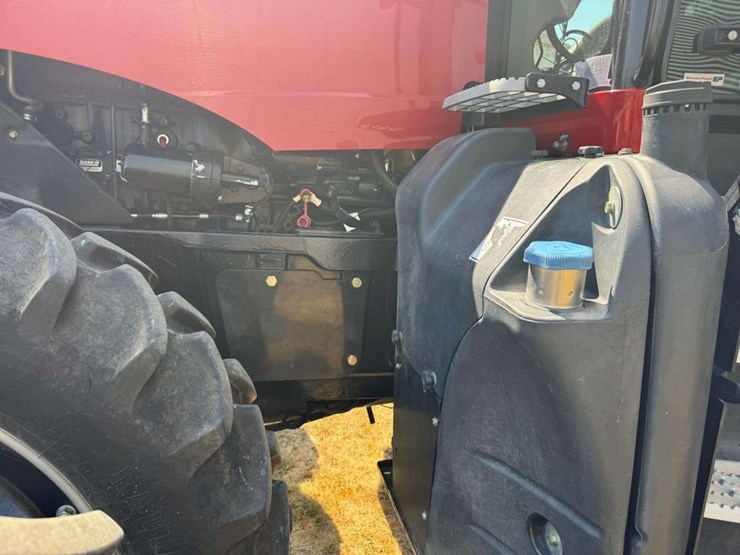 2014-case-ih-235-image-15