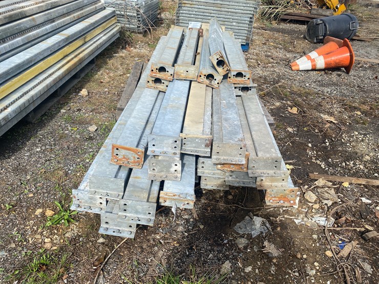 #99-•-approx-(27)-asst.-length-cross-beams-image-2