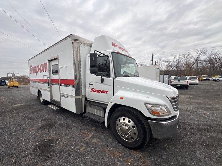 #140-•-2008-hino-snap-on-box-truck-image-2