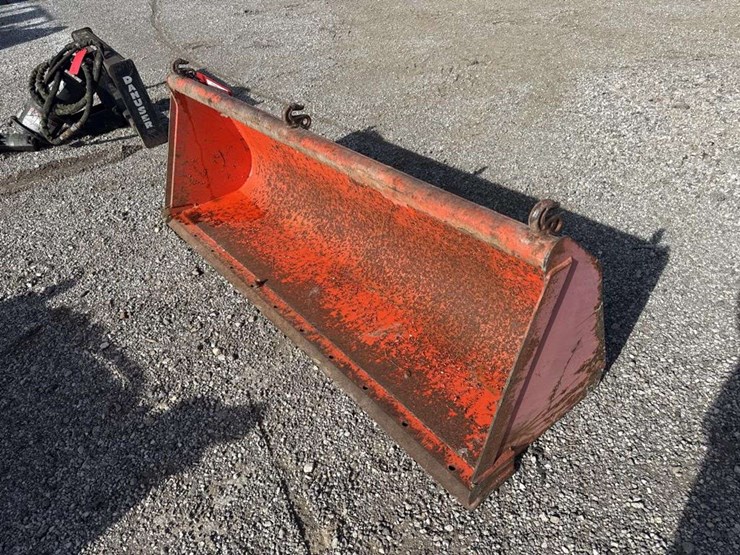 kubota-l2293-72in-bucket-image-1