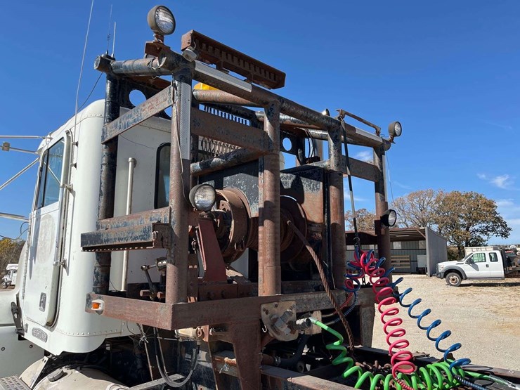 1995-freightliner-fld120-image-22