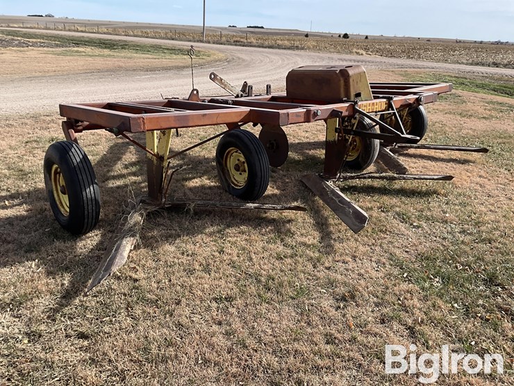 bush-hog-bh-18-plow-sweep-image-7