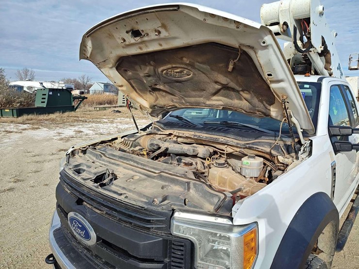 2017-ford-f550-image-8