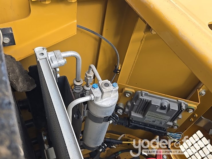 2016-caterpillar-312fgc-image-62