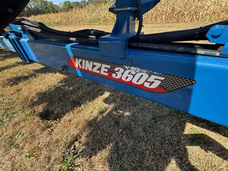 2023-kinze-3605-image-3