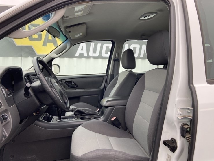 2007-ford-escape-image-19