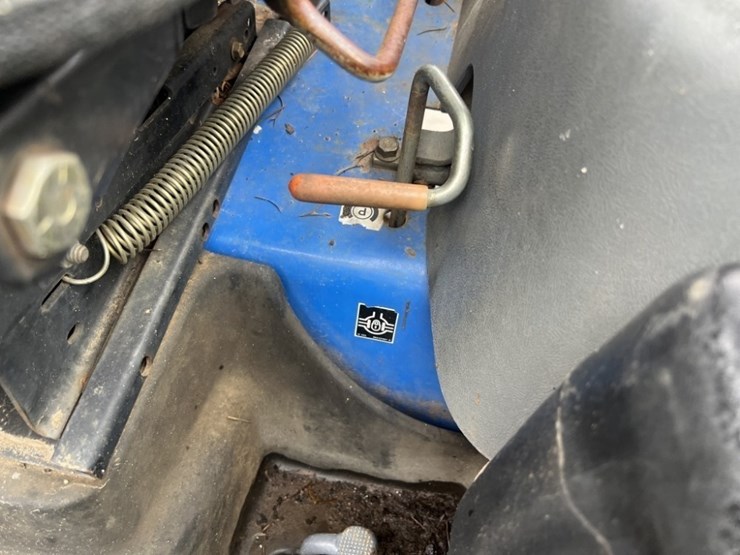 2001-new-holland-tc40d-image-16