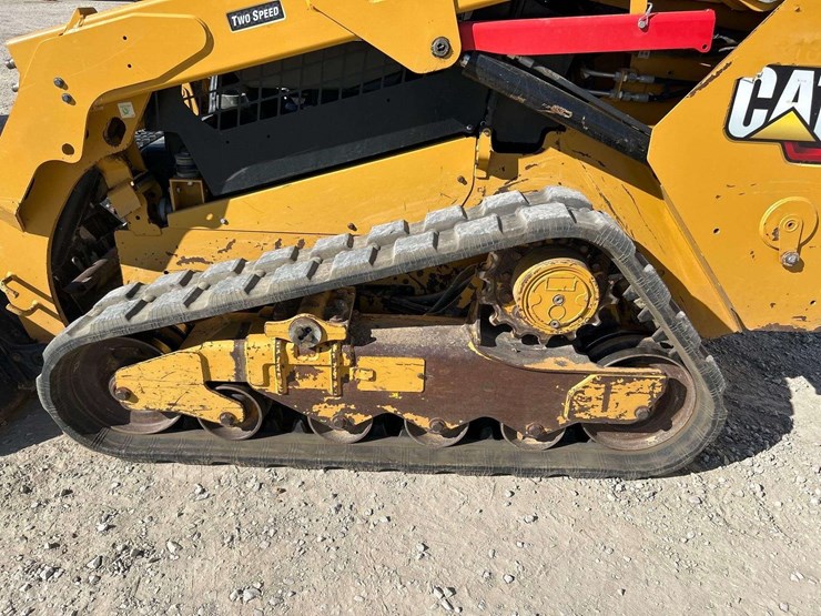 2020-caterpillar-259d3-image-21